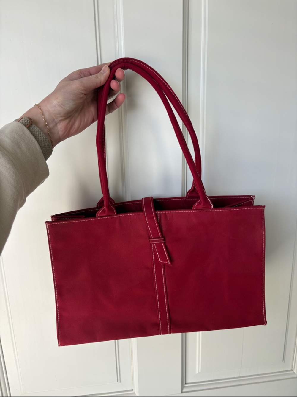 Red Tote Bag with White Stitching Shoulder Bag - Picture 4 of 6
